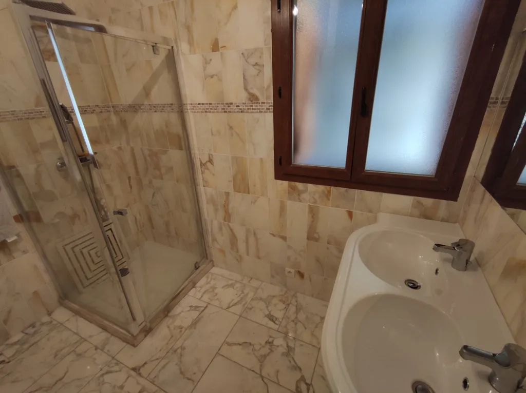 Salles de bain - Grange Rénovée avec Vue Montagne à Valdeblore