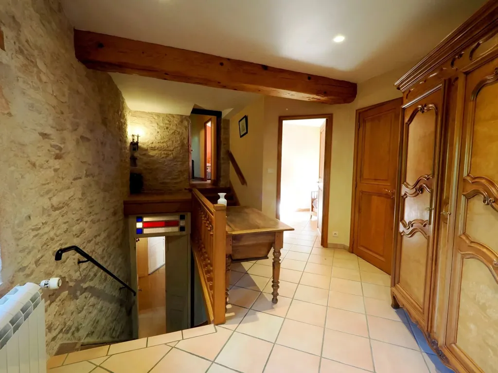 Esik - Historic Maison with Pool in Tournus