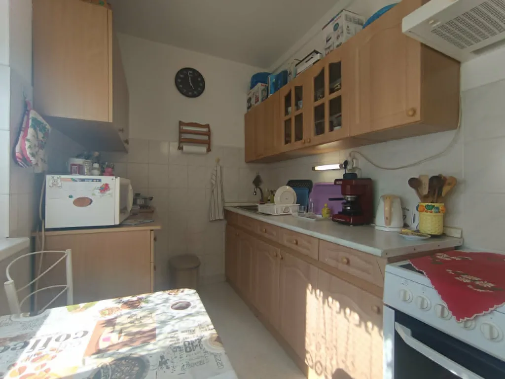 Köök - Three-Bedroom Panel Flat in Oroszlány