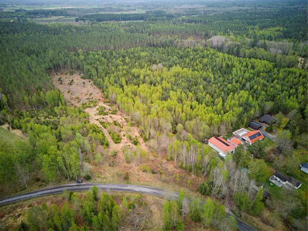 Vue aérienne - Spacious Plot with Natural Setting in Vaxmyra
