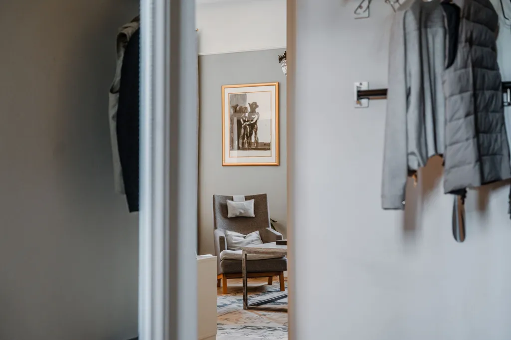 Entrée - Renovated Flat with Jugend Style in Uppsala