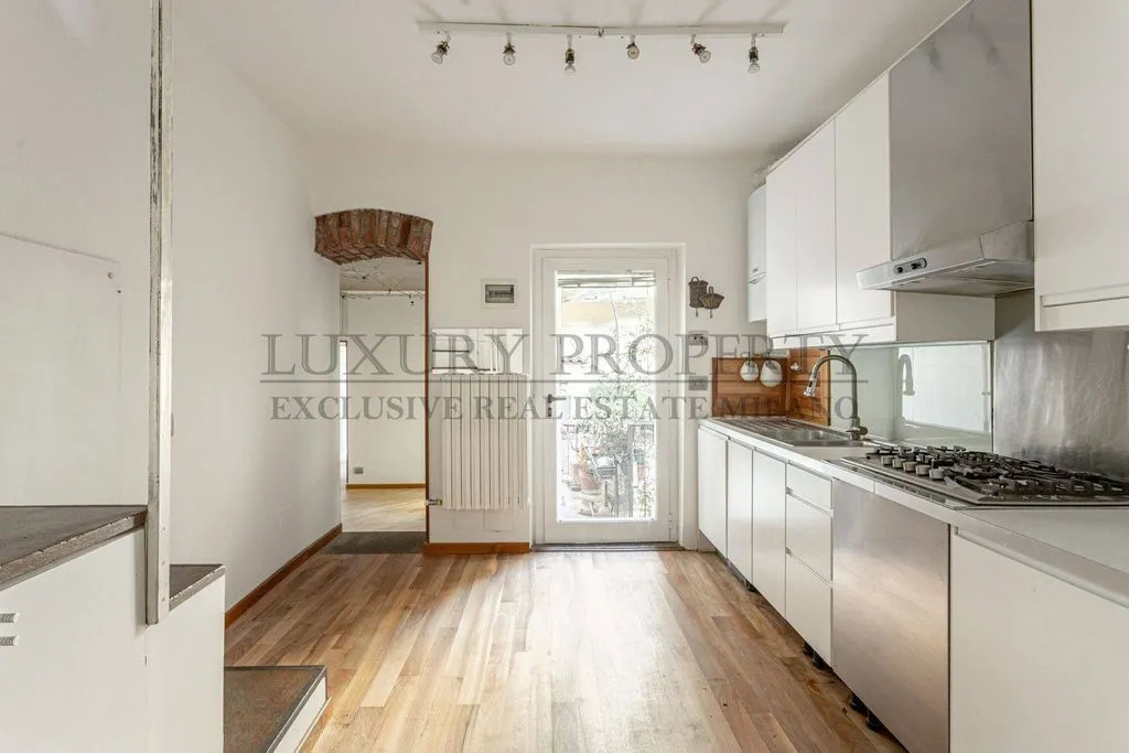 Cucina - Luxury Apartment with Naviglio View in Milan