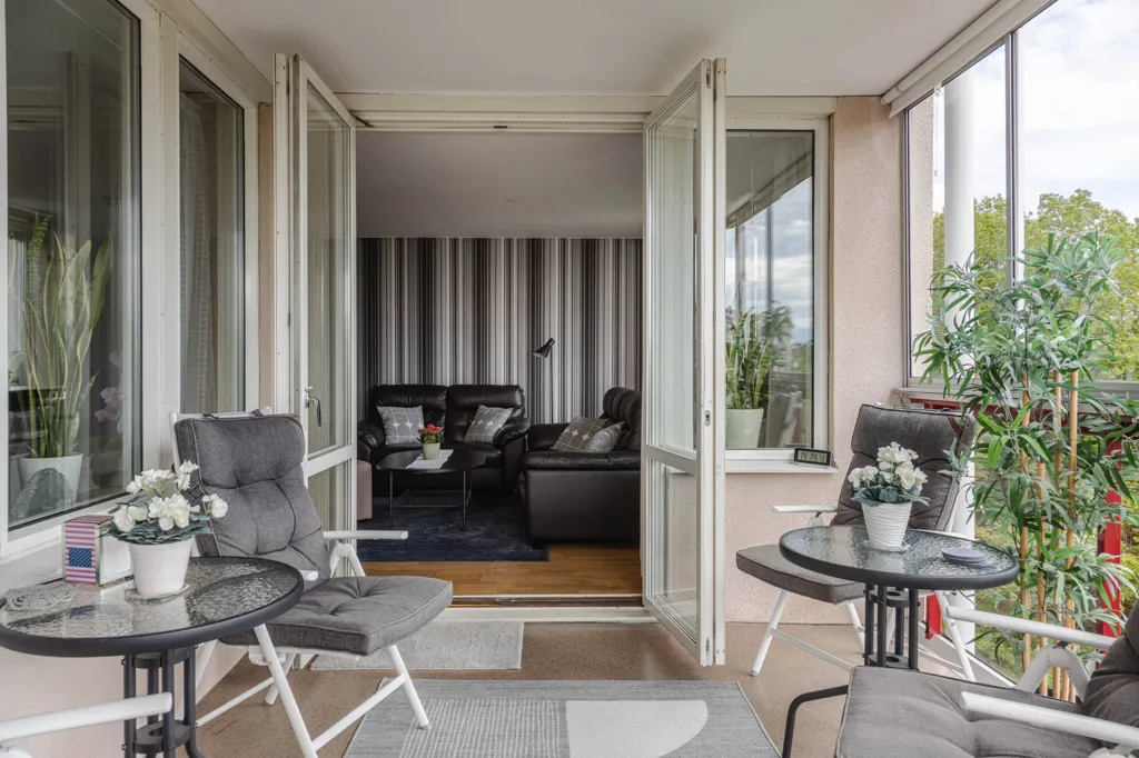 Balcon - Modern Flat with Balcony in Västerås