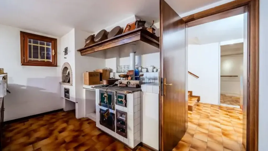 Kitchen - Luxury Villa with Garden in Casier, Treviso