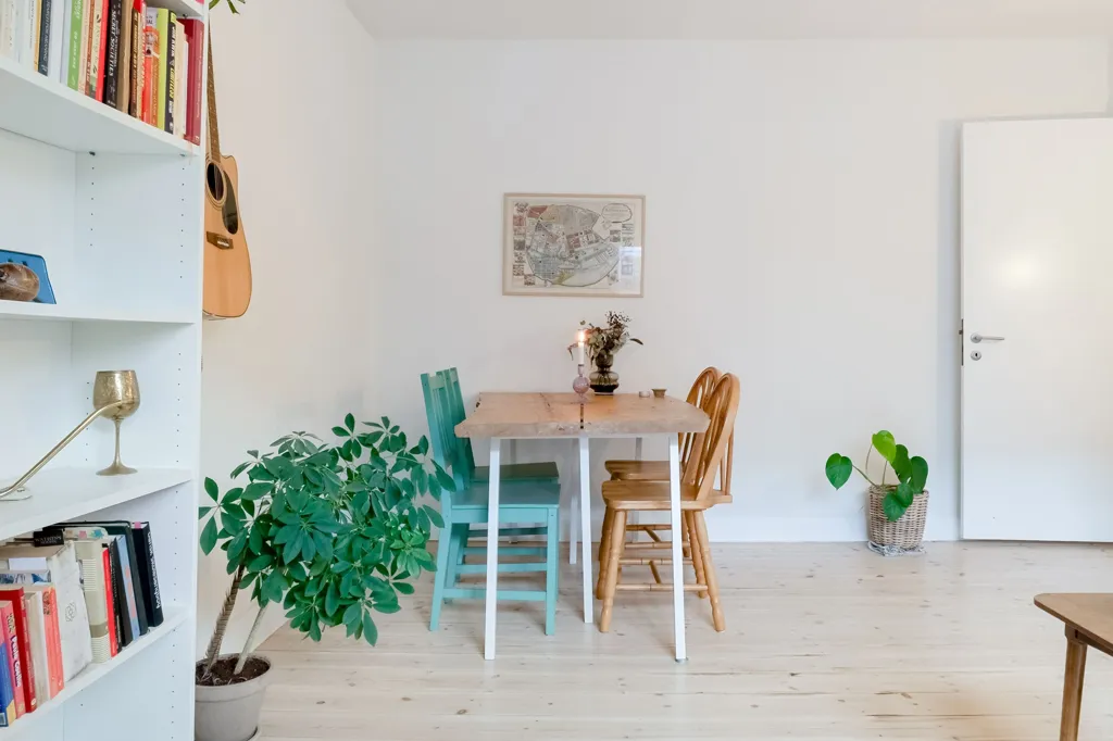 Séjour - Apartment with Brick Facade in Odense C
