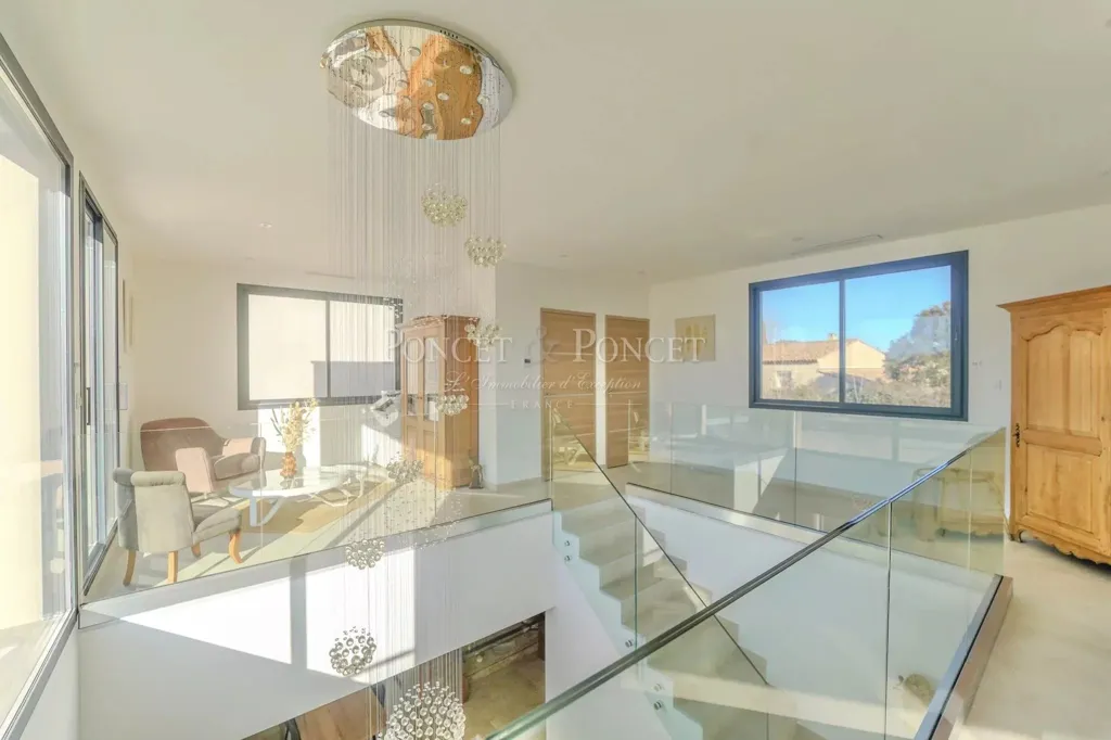 Pièces - Villa Contemporaine avec Piscine à Lattes
