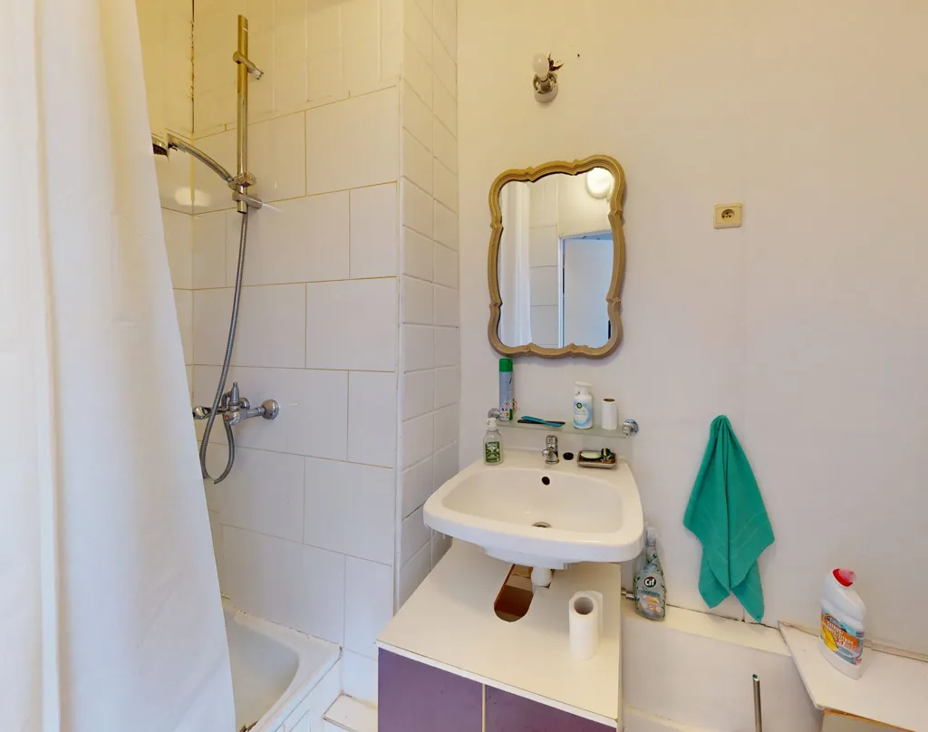 Salles de bain - Maison Unifamiliale avec Jardin à Forest