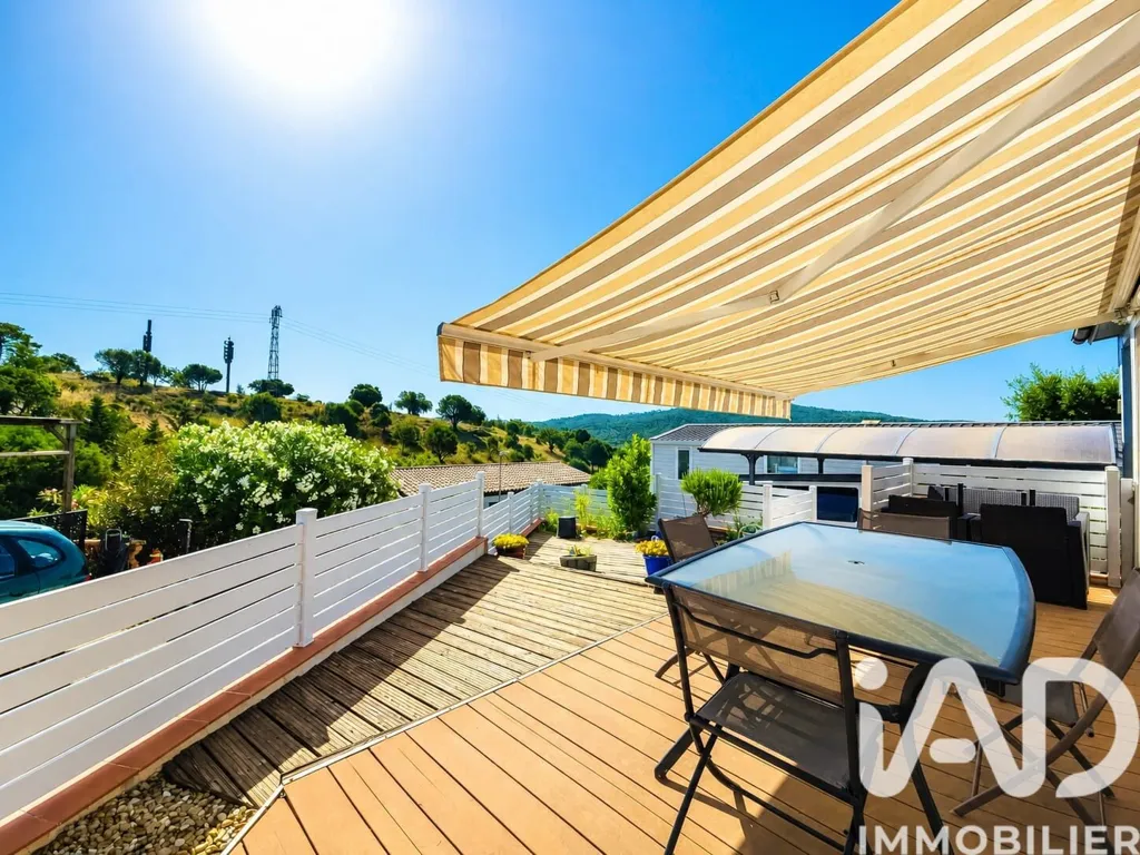 Terrasse - Gîte meublé avec vue dégagée à Roquebrune-sur-Argens