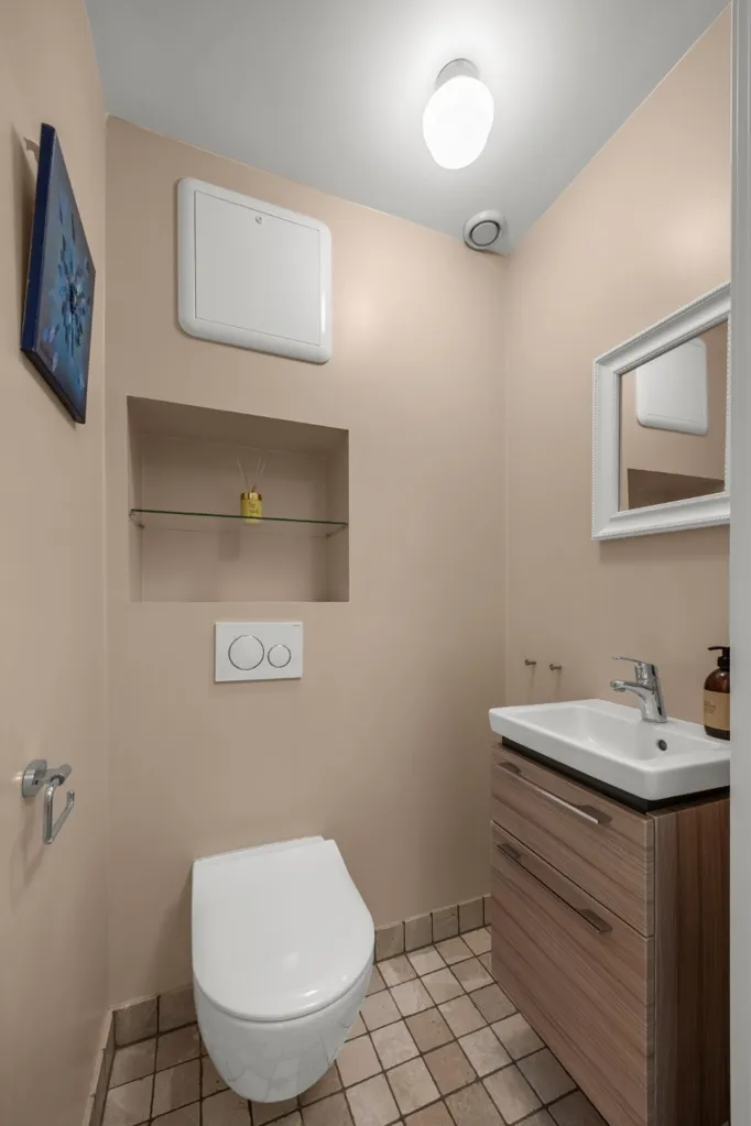 Bagni - Spacious 3-Bedroom Flat with Balconies in Furuset