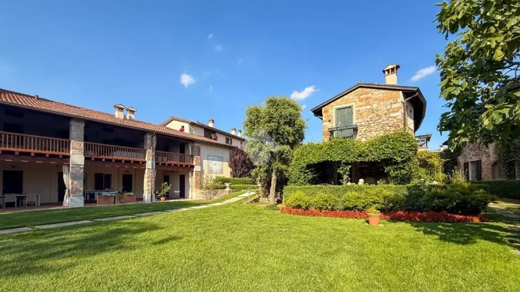 Giardino - Elegant Apartment with Pool in Calvagese della Riviera