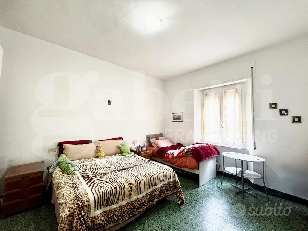 First Floor Flat with Fireplace in Orte