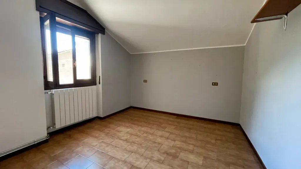 Pièces - Multi-Level House with Private Garden in Talamona
