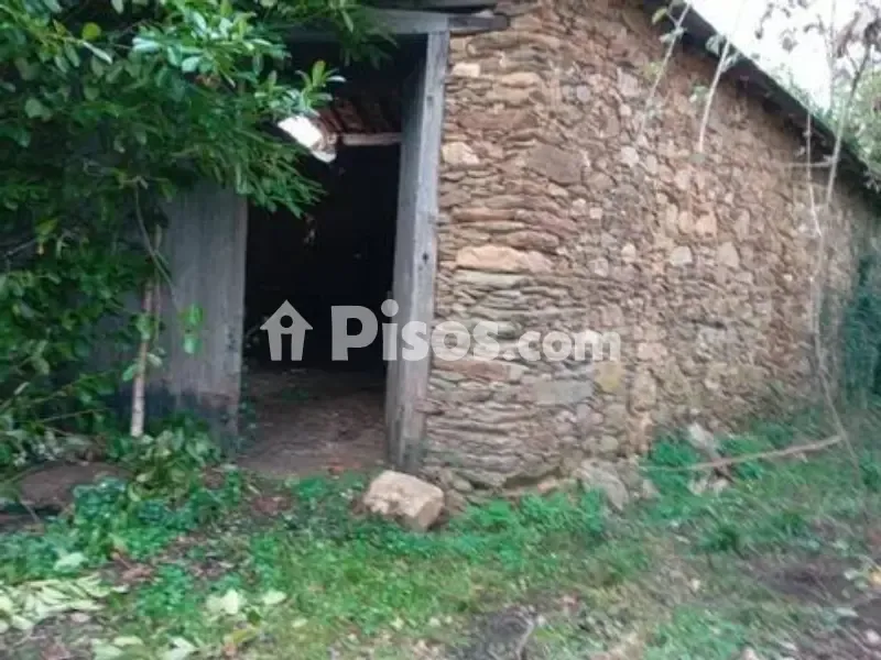 Välivaade - Rustic House with Extensive Land in Sindrán