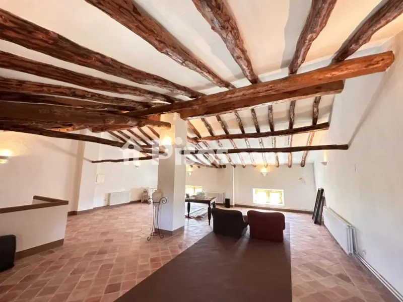 Pièces - Historic Finca with Vineyards in Requena