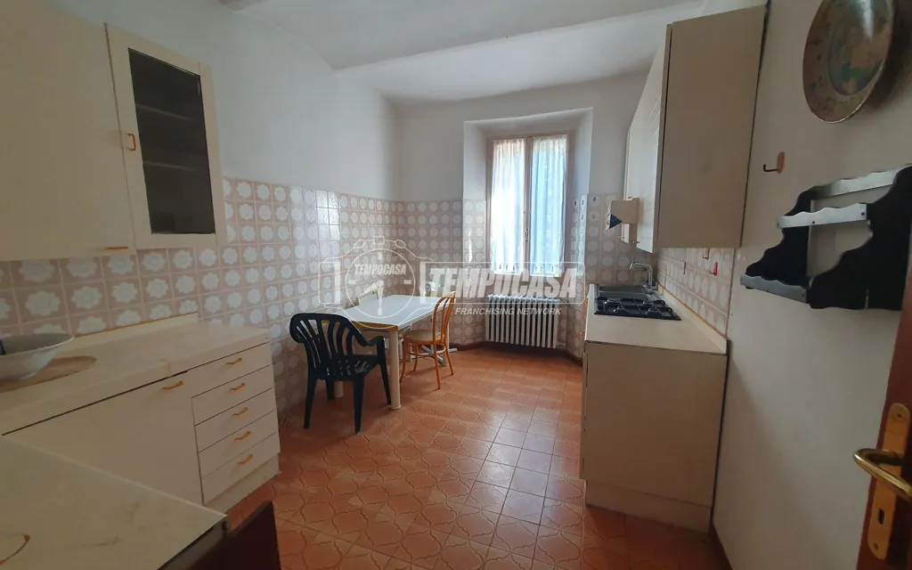 Cuisine - Spacious 4-Bedroom Apartment in Riolo Terme