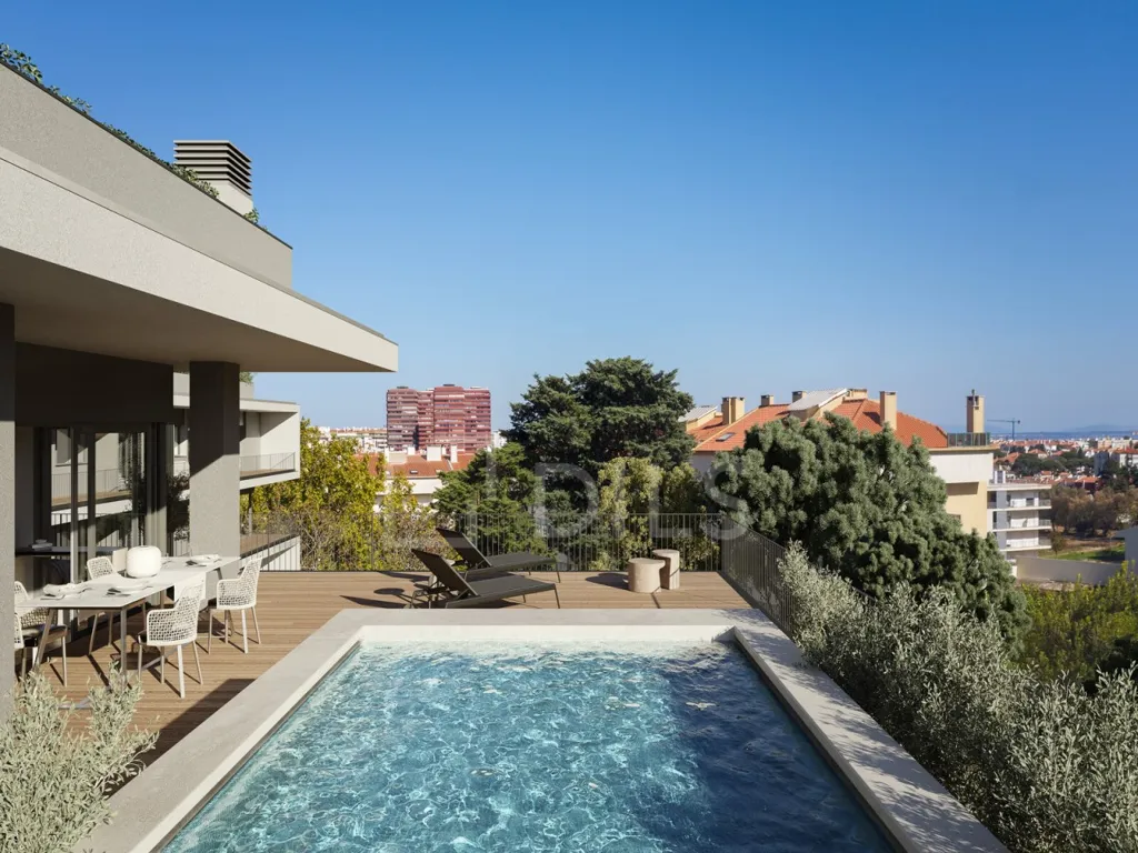 Pool - Contemporary Apartment with Balcony in Carcavelos