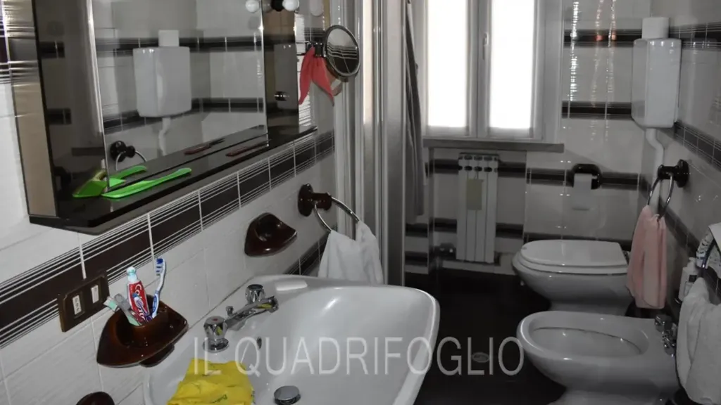 Salles de bain - Terraced Villa with Courtyard in Cesena