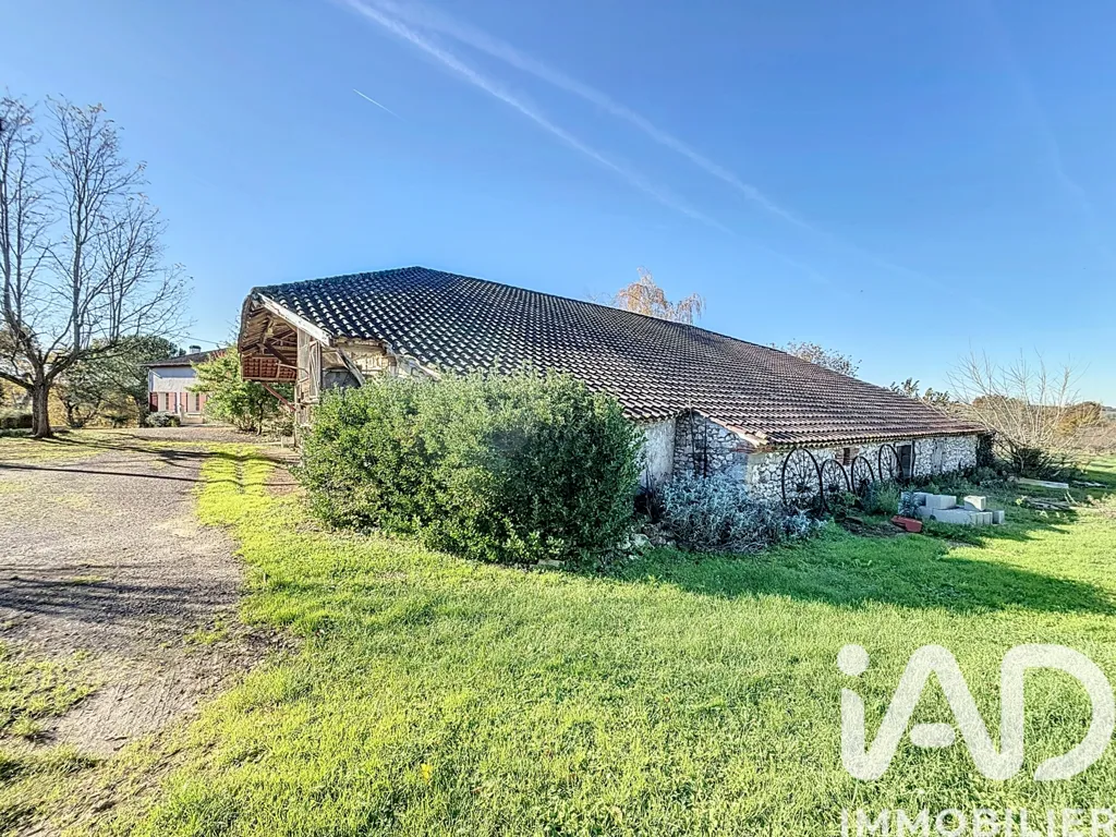 Exterior - Country House with Barn in Trémons