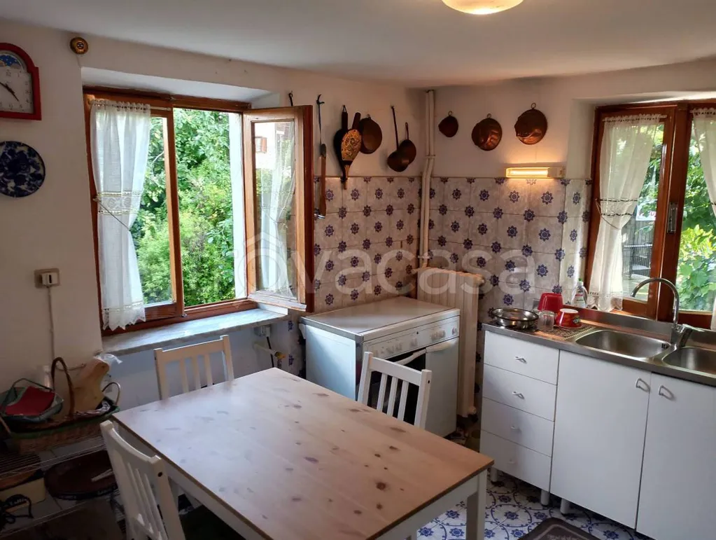 Kitchen - Independent Villa with Private Garden in Barge