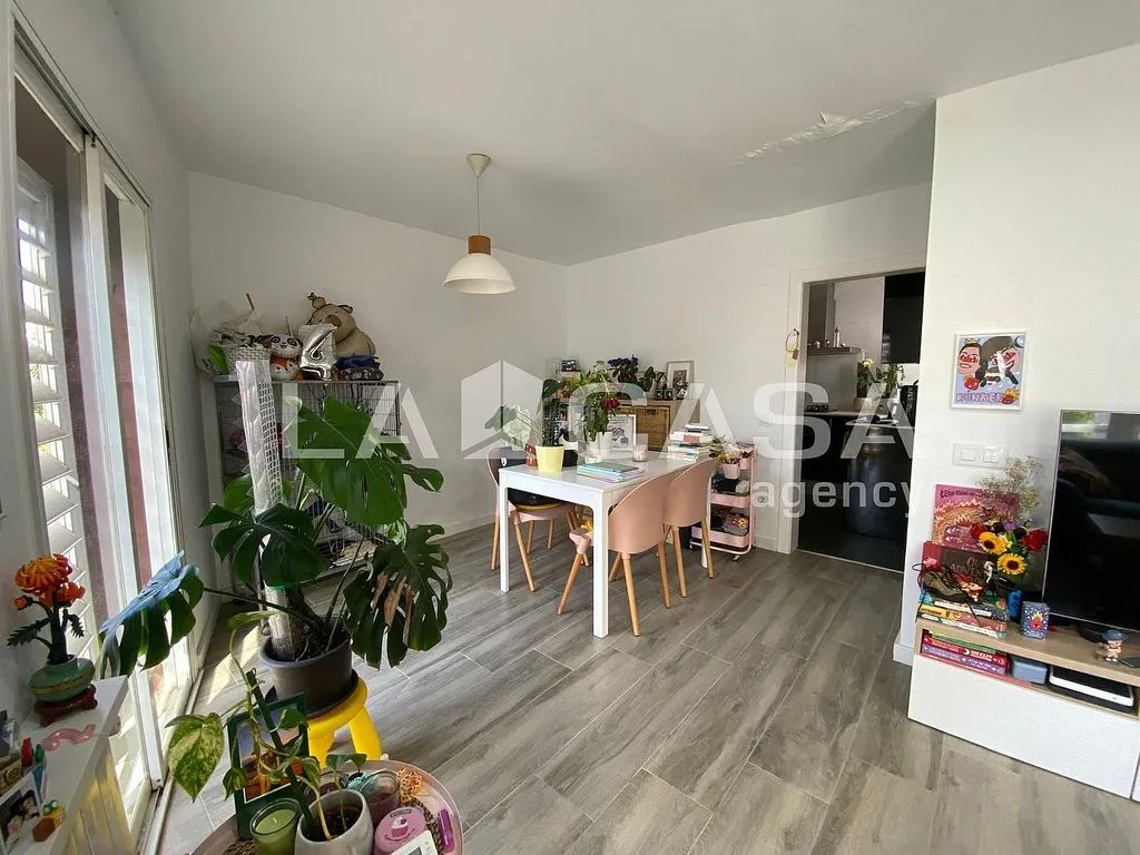 Elutuba - Duplex with Balcony in Santa Coloma de Gramenet