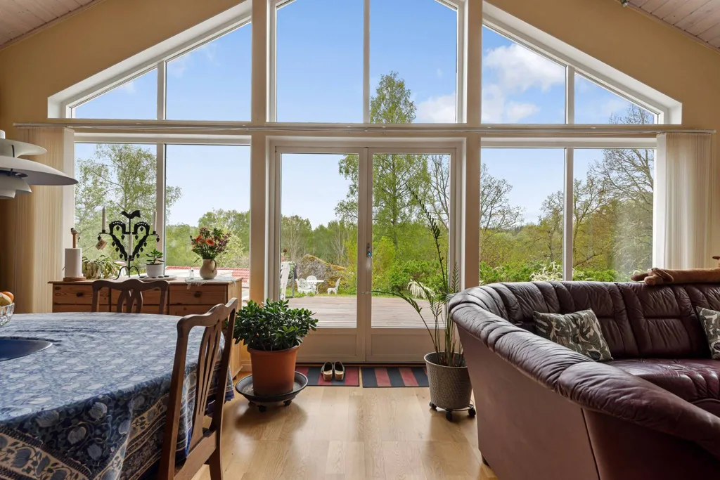 Elutuba - Architectural Villa with Garden in Edsbro