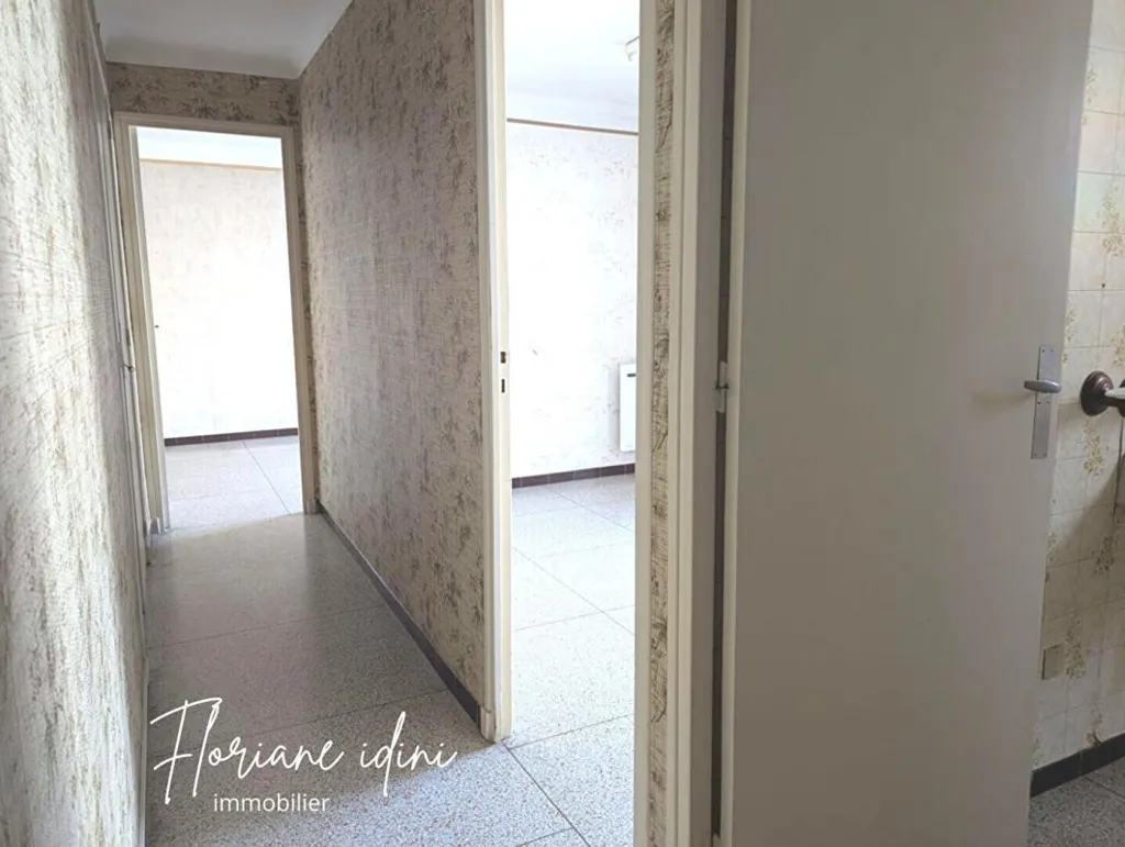 Hallway - T3 Flat with Balcony in 92,000 EUR Zone
