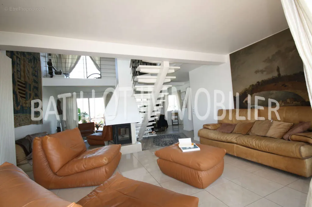 Soggiorno - Duplex Apartment with Terraces in Pasteur Clémenceau