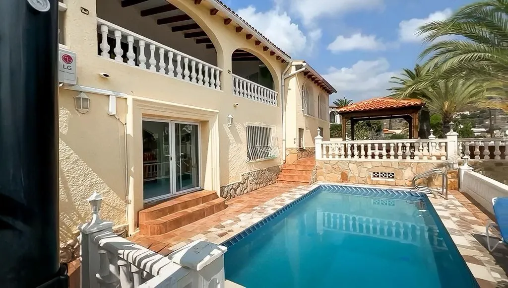 Piscine - Luxury Villa with Sea View in Calpe