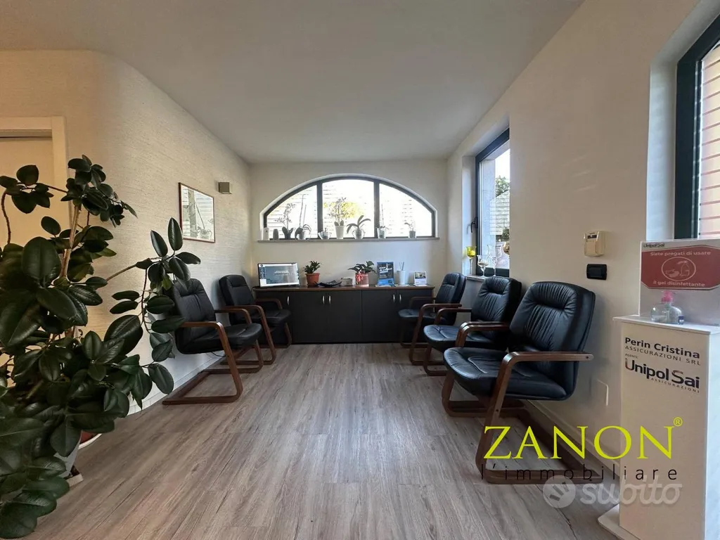 Entrée - Studio Office with Private Courtyard in Cormons