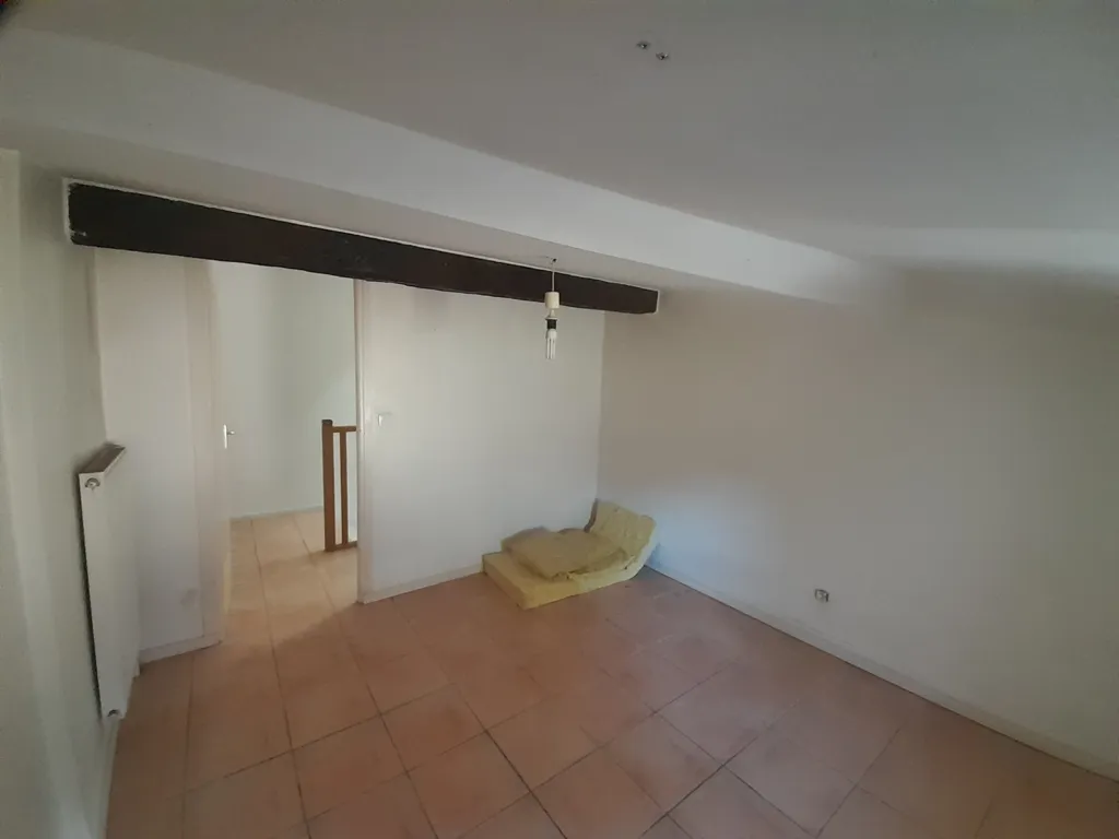 Pièces - Penthouse sous les toits avec vue sud à Die