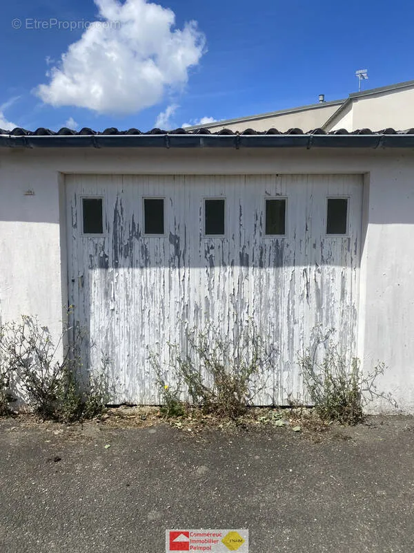 Extérieur - Garage Fermé à Paimpol, Proche Centre-Ville