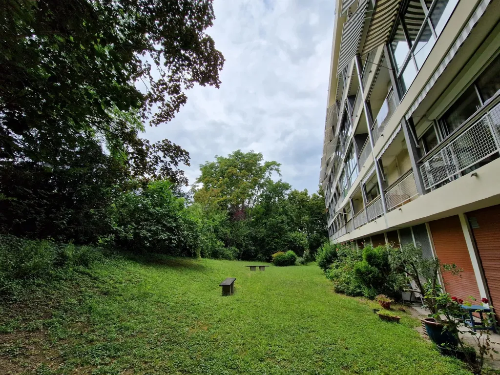 Jardin - Appartement Meublé avec Terrasse à Rueil