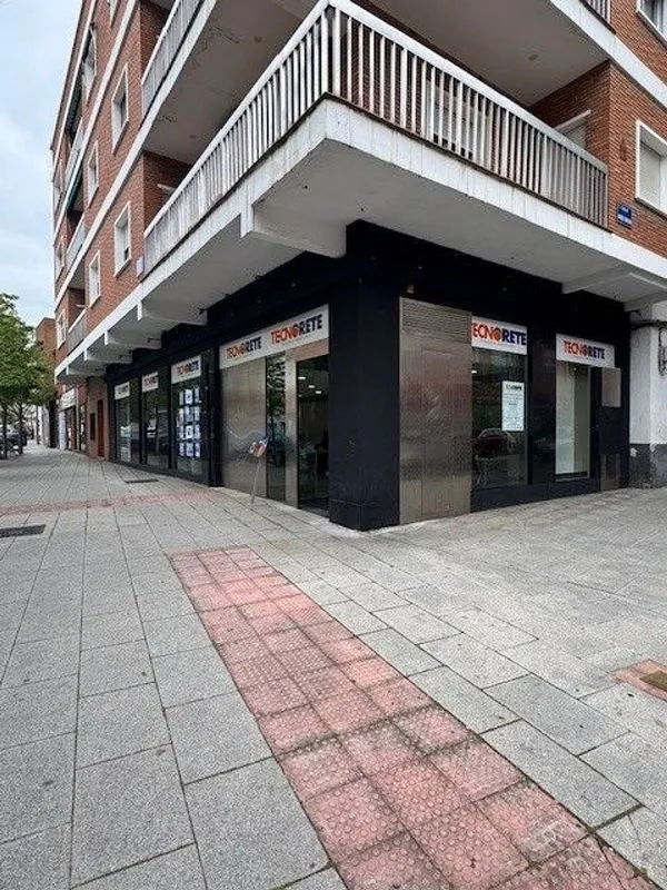 Välivaade - 1970s Apartment with Terrace in Móstoles Central