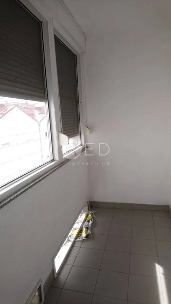 Toad - Spacious Flat with Loggias in Osijek Centre