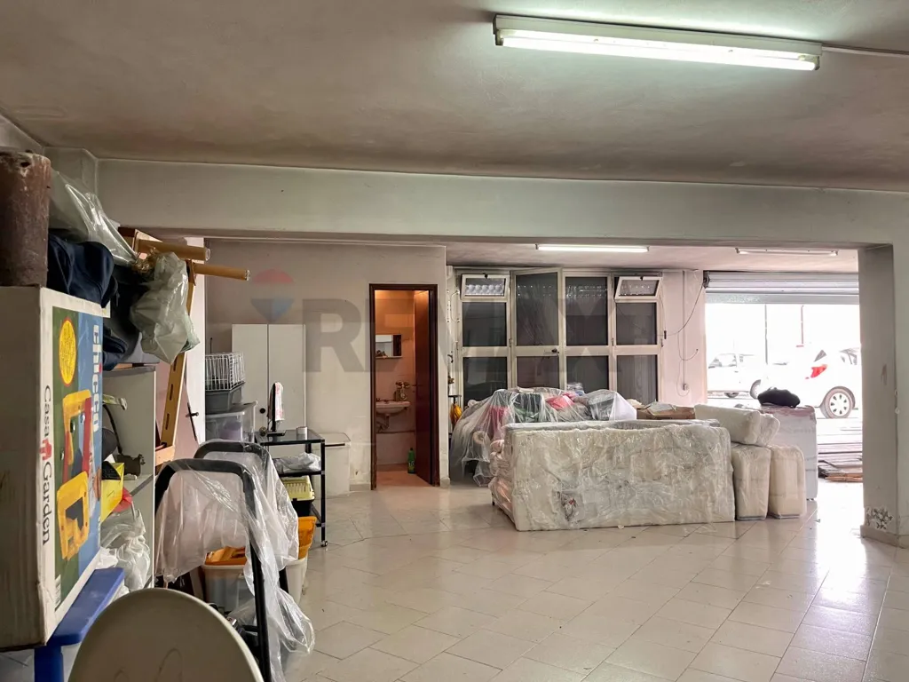 Garage - Garage/Storage in Mineo with Multiple Entrances