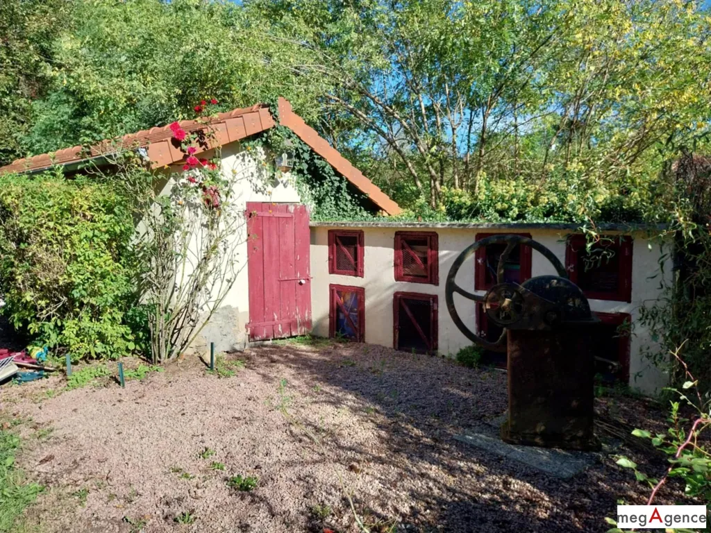 Garden - Charming Maison with Garden in Saint-Germain-des-Fossés