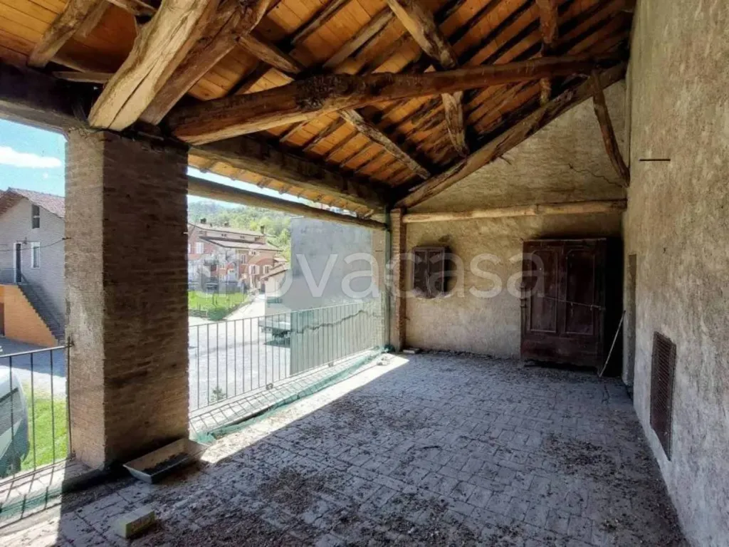 Terrass - Rustic House with Portico in Boves