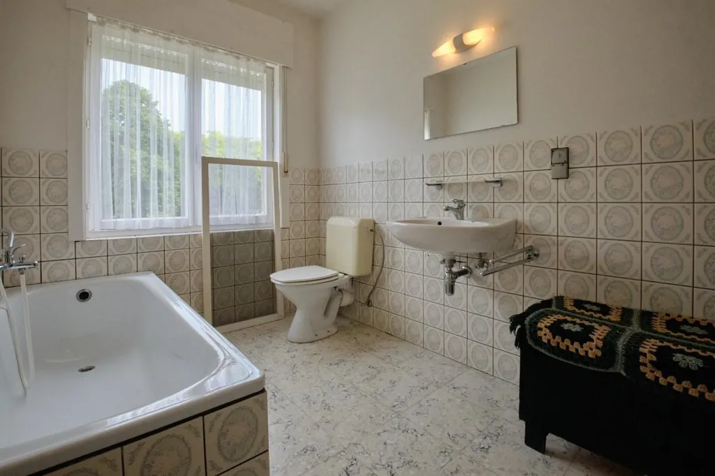 Salles de bain - Bébouwingswoning avec 3 Façades en Zone Urbaine