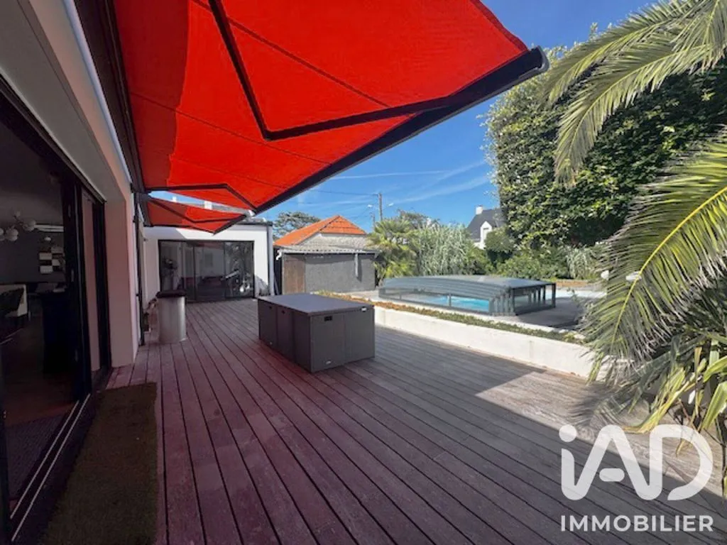Terrace - Contemporary Villa with Pool in Batz-sur-Mer