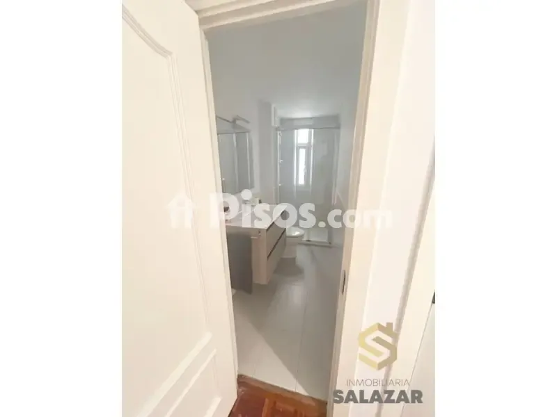 Vannitoad - Student Flat with Balcony in Bilbao