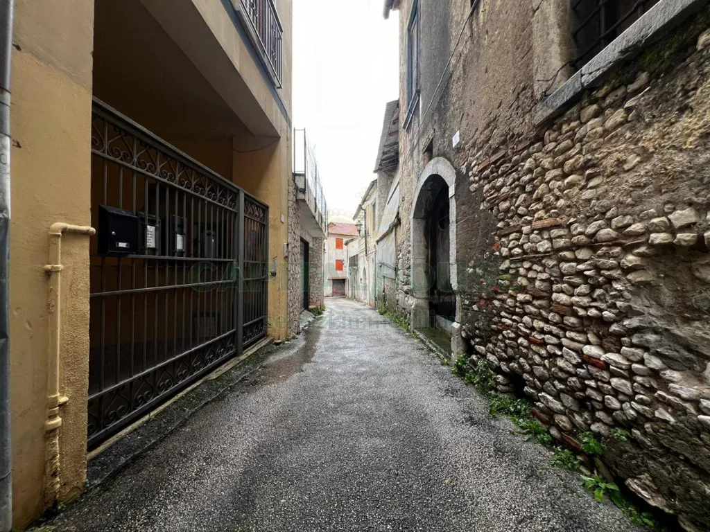 Rusticated Apartment with Balcony in Solofra
