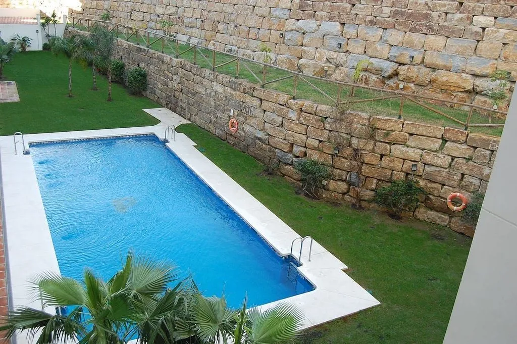 Bassein - Twin-bedroom Apartment with Pool in Los Pacos