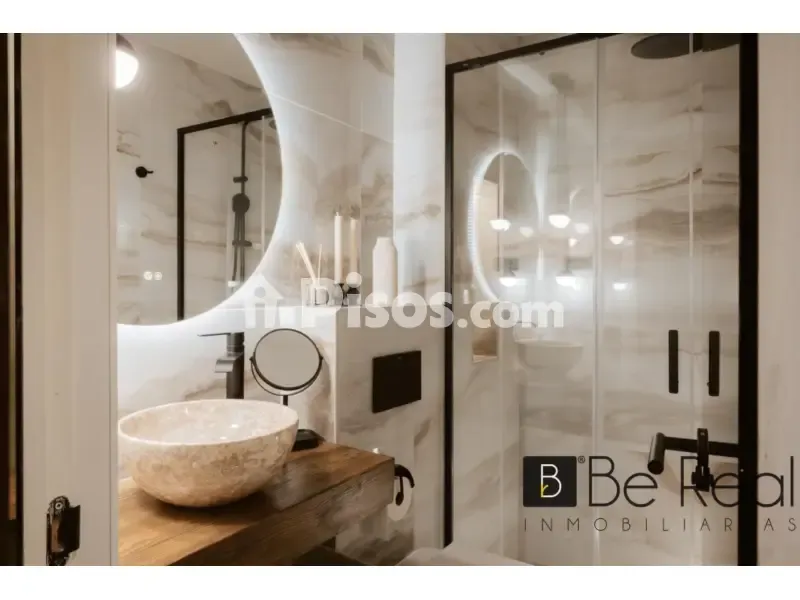 Bagni - Modern Flat with High-End Finish in Ciudad Lineal