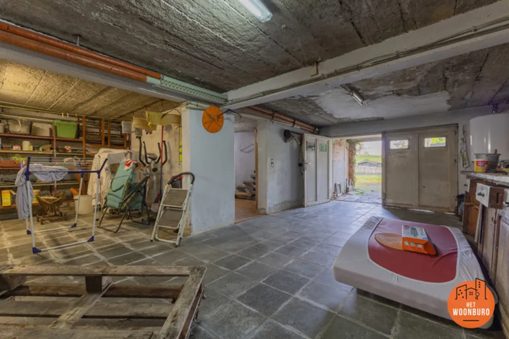 Garage - Maison à Renover avec Terrasse à Dilbeek