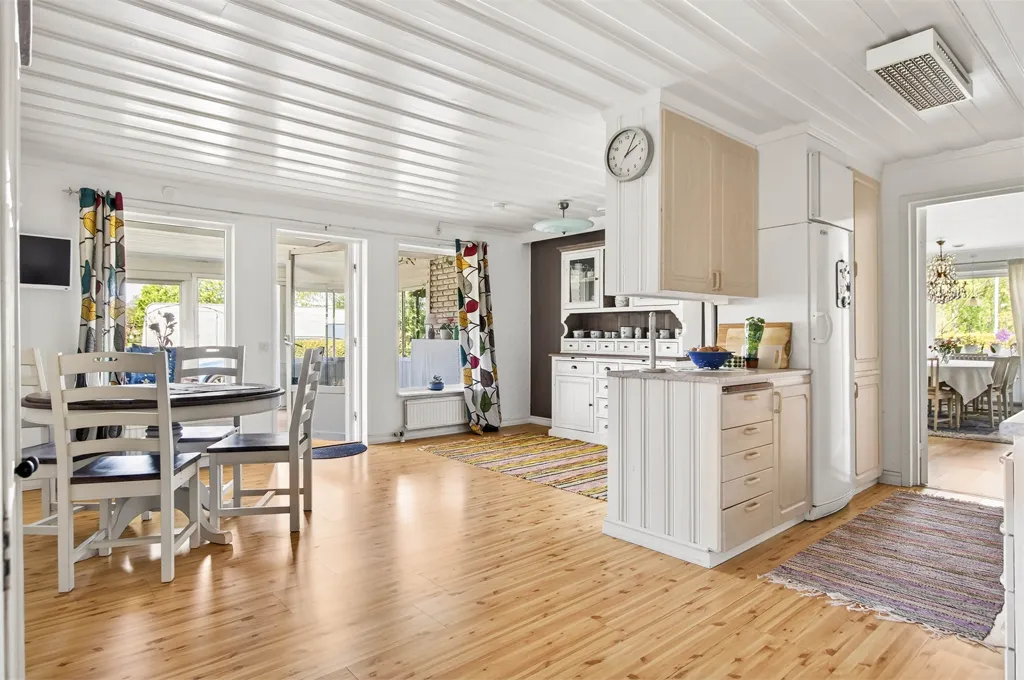 Cuisine - Enplan Villa with Garden in Jönåker