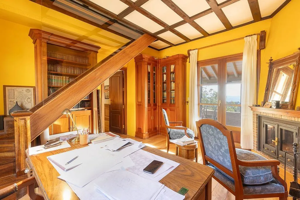Bureau - Chalet with Pool and Terrace in Nívar