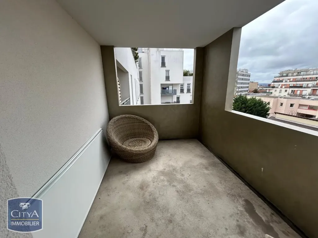 Balcon - Appartement 3 Pièces avec Balcon à Nanterre