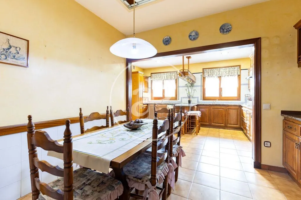 Salle à manger - Luxury Villa with Pool in Sabadell