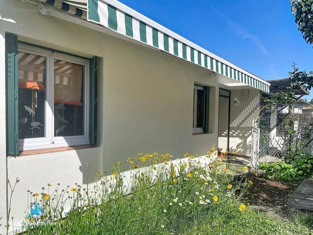 Terrasse - Pavillon plain pied avec jardin à Clermont-Fd