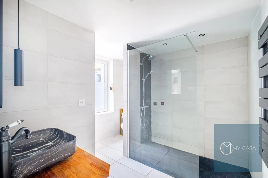 Badezimmer - T2bis with Courtyard View in Lyon 1er